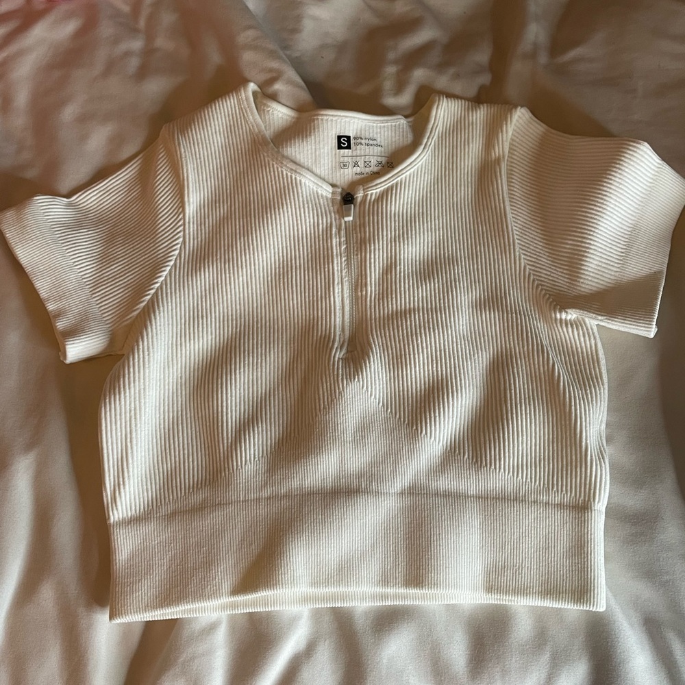 White workout crop top